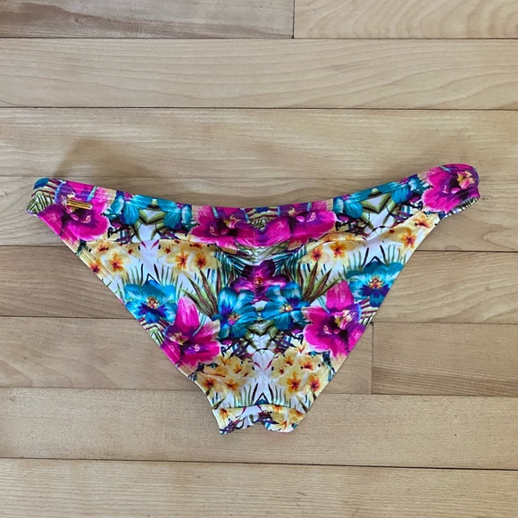 Victoria’s Secret Swim bottom - Picture 2 of 2